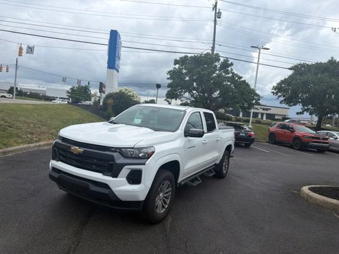 Used 2026 Chevrolet Colorado LT w/ Advanced Trailering Package AWD/4WD image 6