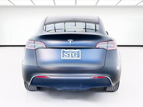 Used 2024 Tesla Model Y Long Range AWD/4WD image 5
