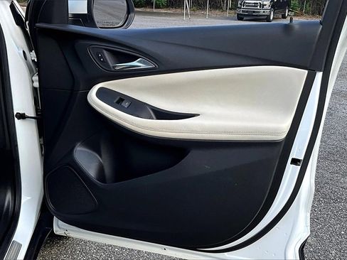 Certified 2022 Buick Encore GX Essence w/ Advanced Technology Package image 24