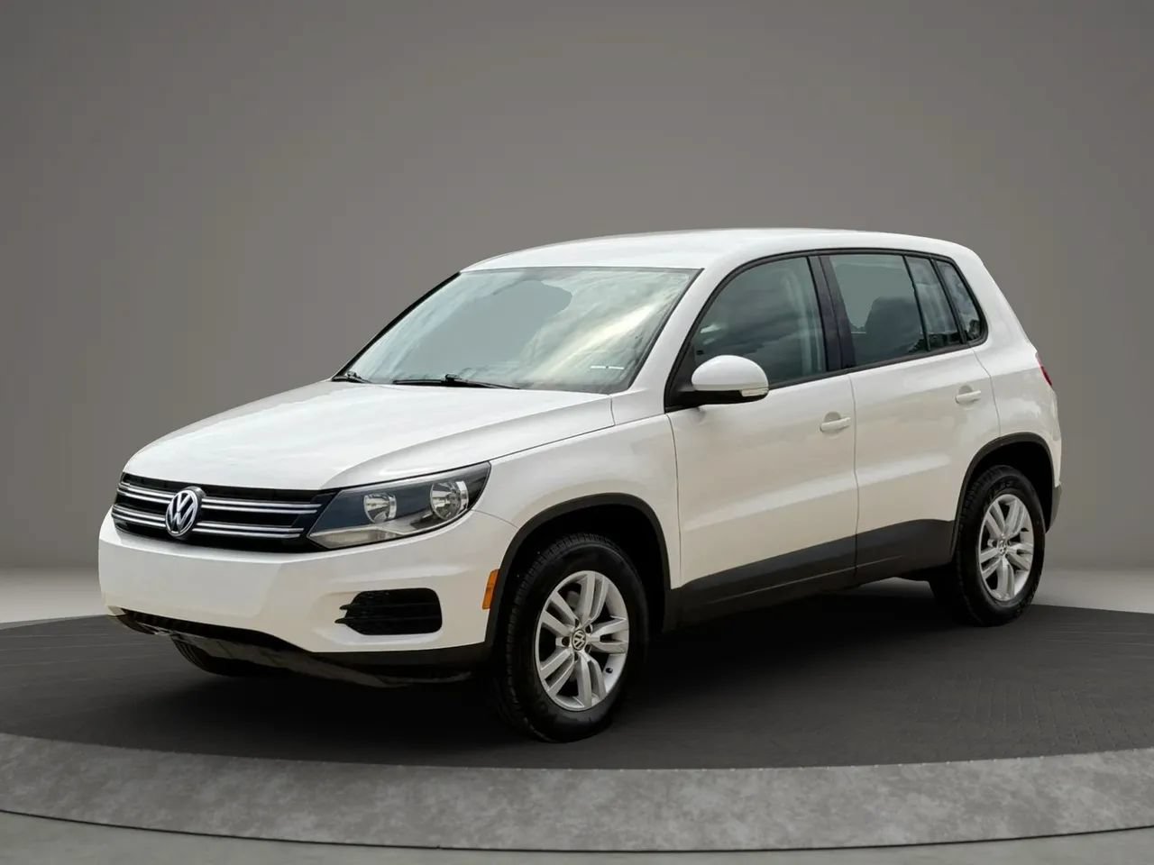 Used 2014 Volkswagen Tiguan S FWD image 7