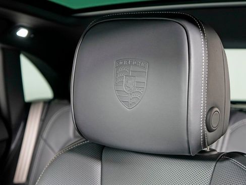 New 2026 Porsche Macan S image 18