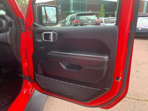 Used 2020 Jeep Gladiator Overland AWD/4WD image 33