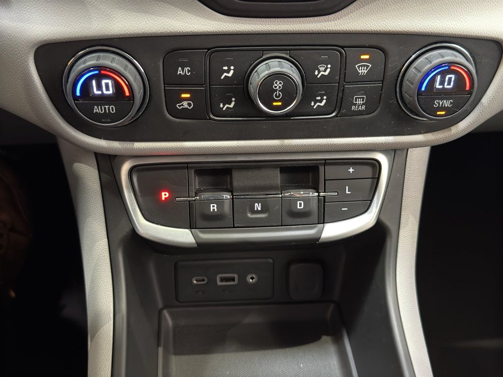 Used 2023 GMC Terrain SLE w/ Driver Convenience Package FWD image 30