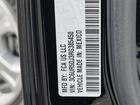 Used 2024 RAM 2500 Big Horn w/ Safety Group image 30