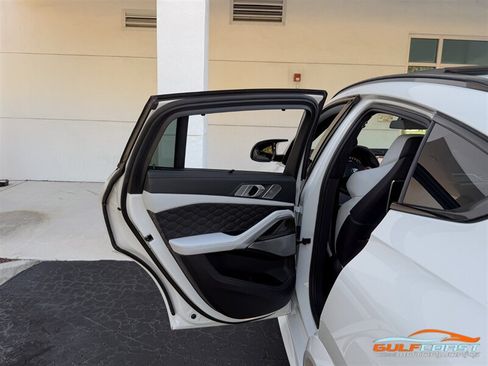 Used 2020 BMW X6 M Competition AWD/4WD image 30