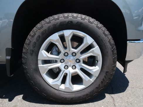Used 2025 Chevrolet Silverado 1500 LTZ w/ Technology Package AWD/4WD image 48