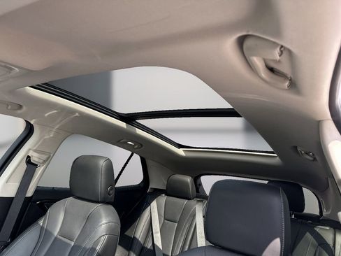 Used 2021 Buick Envision Essence w/ Sport Touring Package FWD image 16