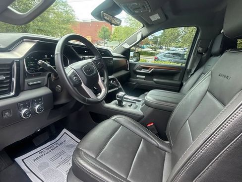 Used 2023 GMC Sierra 1500 Denali w/ Technology Package AWD/4WD image 12