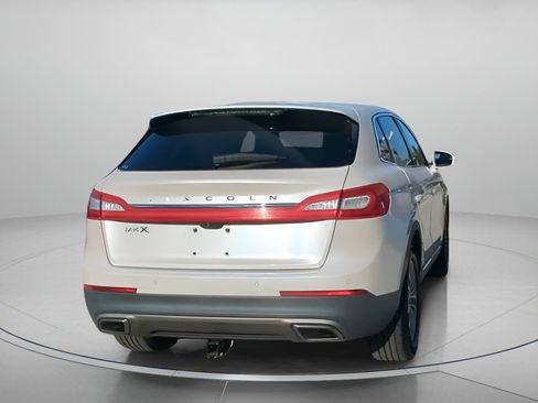 Used 2016 Lincoln MKX Select image 24