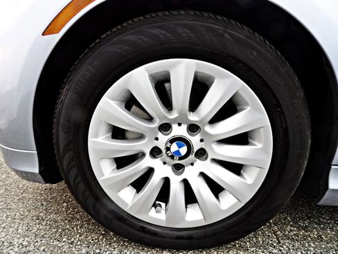 Used 2009 BMW 328i xDrive Sedan image 19