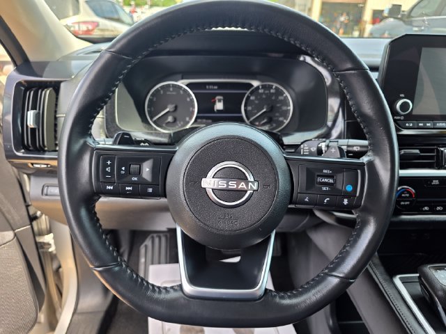 Used 2025 Nissan Pathfinder SV FWD image 47