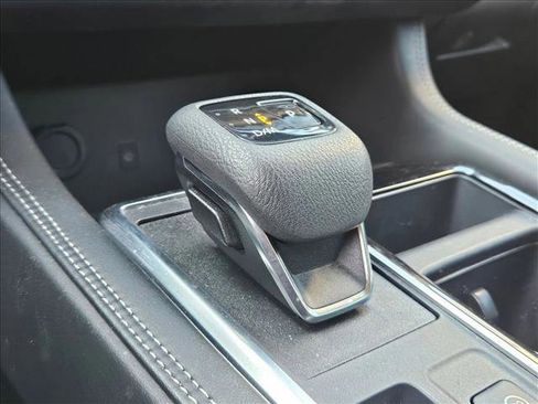 Used 2024 Nissan Pathfinder Platinum w/ Cargo Package image 11