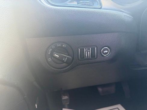 Used 2022 Dodge Challenger GT image 20