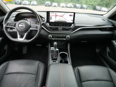 Certified 2024 Nissan Altima 2.5 SR w/ SR Premium Package AWD/4WD image 10