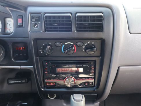 Used 2001 Toyota Tacoma 4x4 Xtracab V6 image 28