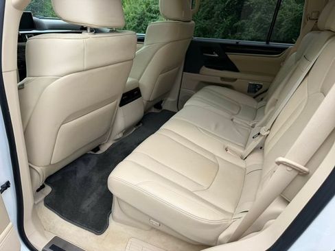 Used 2018 Lexus LX 570 4WD image 17
