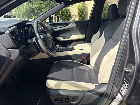 Used 2023 Lexus NX 250 FWD w/ Towing Package (2000 Lbs) image 18