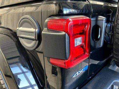 Used 2024 Jeep Wrangler Sahara w/ Technology Group image 33