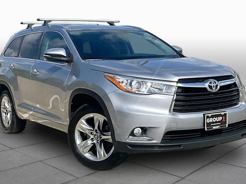 Used 2016 Toyota Highlander Limited FWD image 3