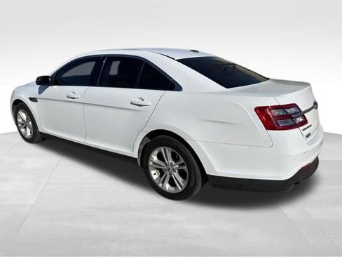 Used 2016 Ford Taurus SEL FWD image 5
