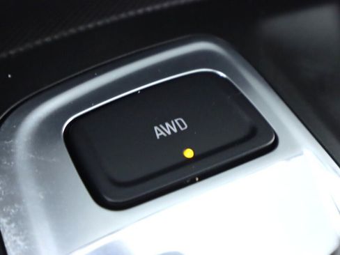 Used 2022 Chevrolet Equinox LS w/ Driver Confidence II Package AWD/4WD image 26