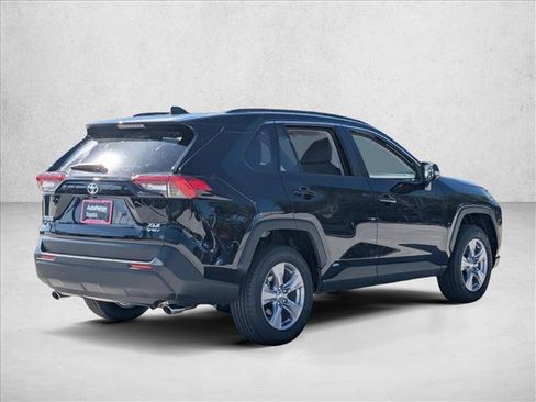 Used 2025 Toyota RAV4 XLE w/ Convenience Package image 2