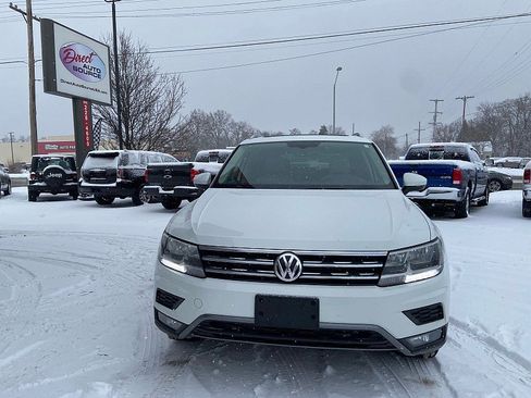 Used 2018 Volkswagen Tiguan SEL w/ 3rd Row Seat Package image 3