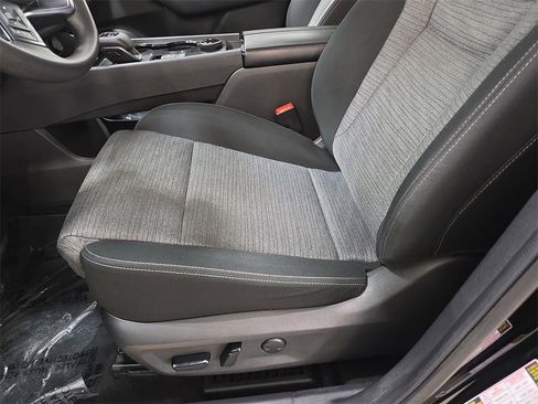 Used 2023 Nissan Rogue SV image 29