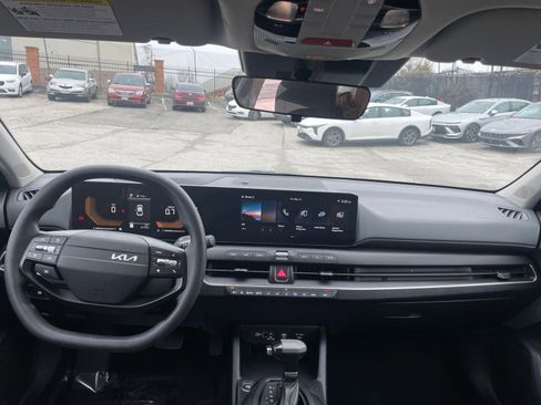 Used 2025 Kia K4 LXS image 34
