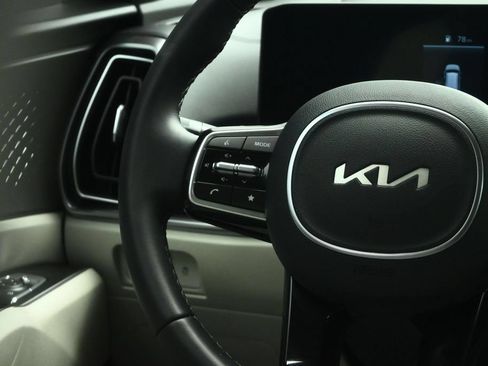 Certified 2025 Kia Sorento S FWD image 40