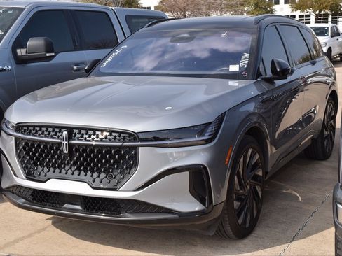 Used 2024 Lincoln Nautilus Reserve w/ Equipment Group 202A image 1