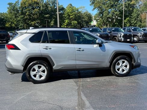 Used 2020 Toyota RAV4 XLE w/ Convenience Package AWD/4WD image 9