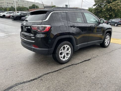 Used 2024 Jeep Compass Latitude AWD/4WD image 8