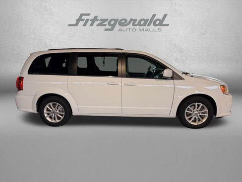 Used 2018 Dodge Grand Caravan SXT FWD image 4