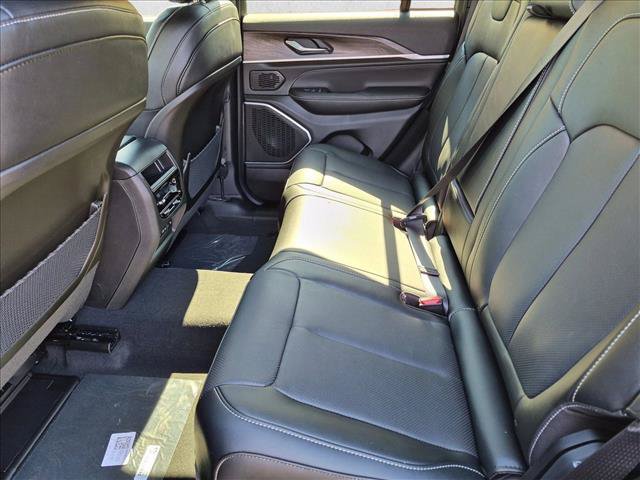 New 2026 Jeep Grand Cherokee Limited AWD/4WD image 14