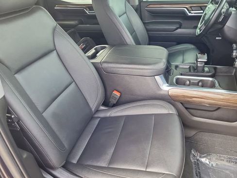 Used 2024 Chevrolet Silverado 1500 LT Trail Boss w/ Convenience Package II image 19