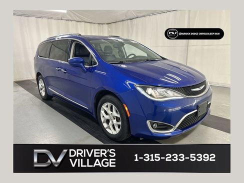 Used 2020 Chrysler Pacifica Touring-L w/ Tire & Wheel Group FWD image 1