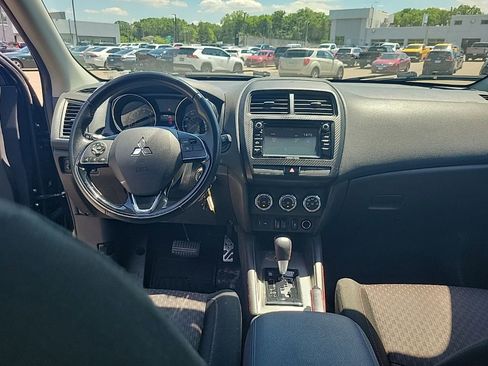 Used 2018 Mitsubishi Outlander Sport ES AWD/4WD image 40