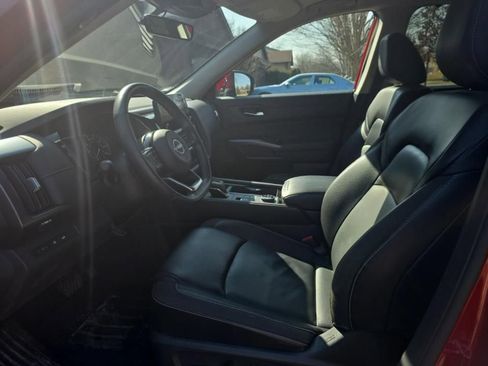 Certified 2023 Nissan Pathfinder SL image 11