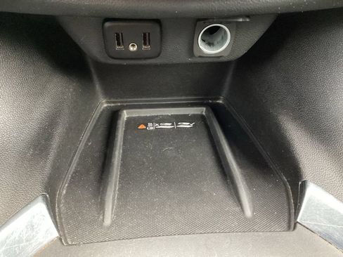 Used 2023 Chevrolet Traverse LT AWD/4WD image 21