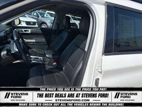 Used 2023 Ford Explorer XLT w/ Equipment Group 202A AWD/4WD image 17