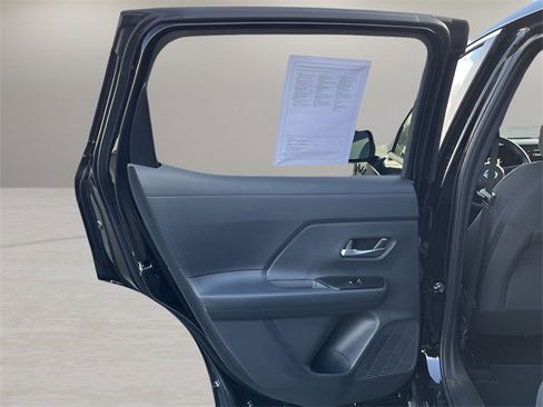 Used 2025 Nissan Kicks SV image 23