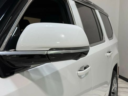 Used 2022 Jeep Grand Wagoneer Series II w/ Premium Group II image 10