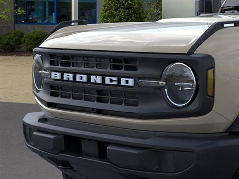 New 2025 Ford Bronco 4-Door image 19
