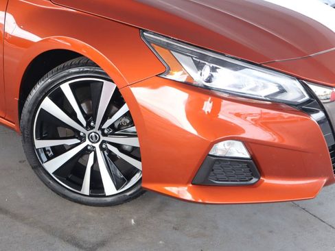 Used 2021 Nissan Altima 2.5 SR w/ SR Premium Package FWD image 4