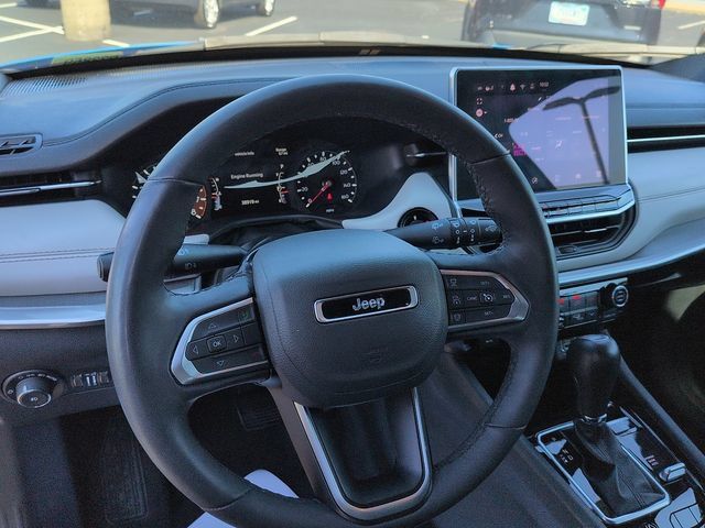 Used 2025 Jeep Compass Limited AWD/4WD image 13