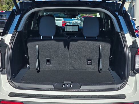 New 2026 Ford Explorer Active w/ Active Comfort Package image 28