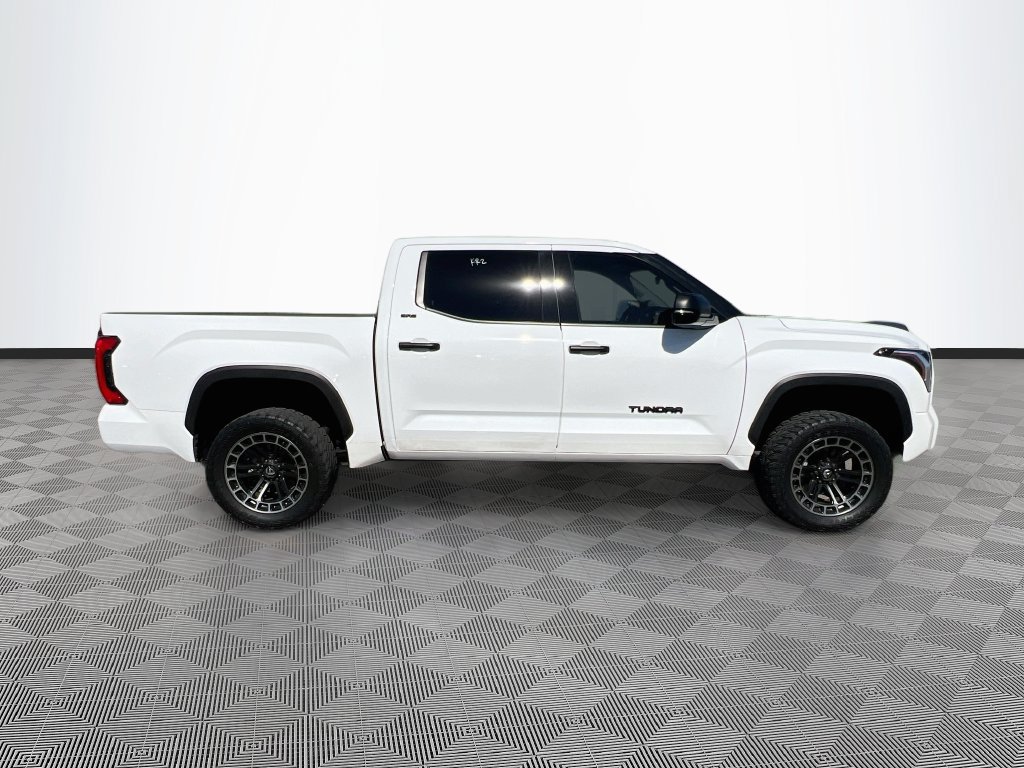 Used 2022 Toyota Tundra SR5 w/ SR5 Convenience Package AWD/4WD image 8