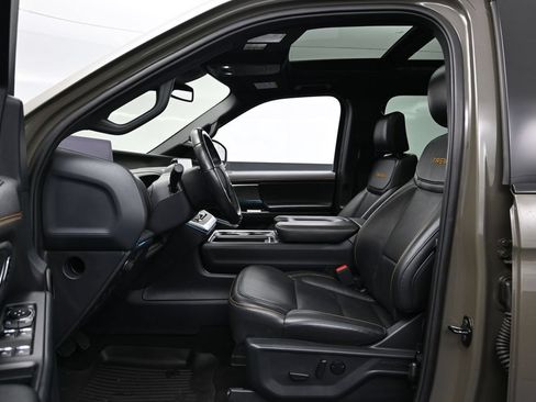 Used 2025 Ford Expedition Tremor AWD/4WD image 15
