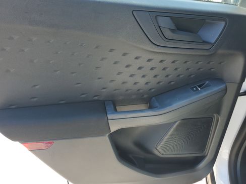 Used 2020 Ford Escape S image 20